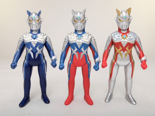 ブルマァク新造形『ウルトラマンゼロ』(メタリック版)の予約受付中 