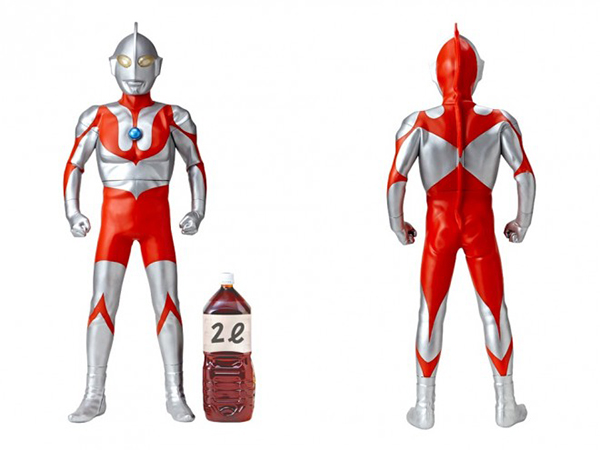 大きいは正義！全高80センチメートルのハイパーソフビ『ウルトラマン