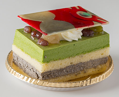 ウルトラマンシリーズ×Patisserie Swallowtail「ウルトラマンエースボディケーキ」