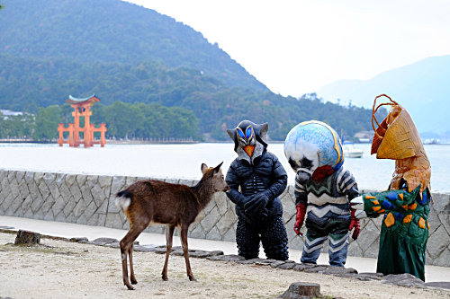 怪獣街ぶら番組 ウルトラ怪獣散歩 地上波特別版第3弾 広島編 12 22深夜フジテレビにて放送決定 番組初の世界遺産ロケは撮影許可がもらえるのか 新作dvdオリジナル特典 トレーラー公開 円谷ステーション