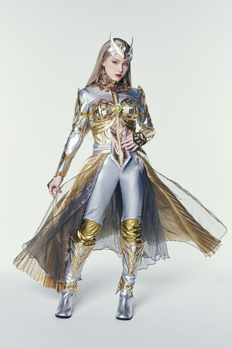 舞台『DARKNESS HEELS～THE LIVE～』 元乃木坂46・相楽伊織が演じるカミーラのビジュアル公開！