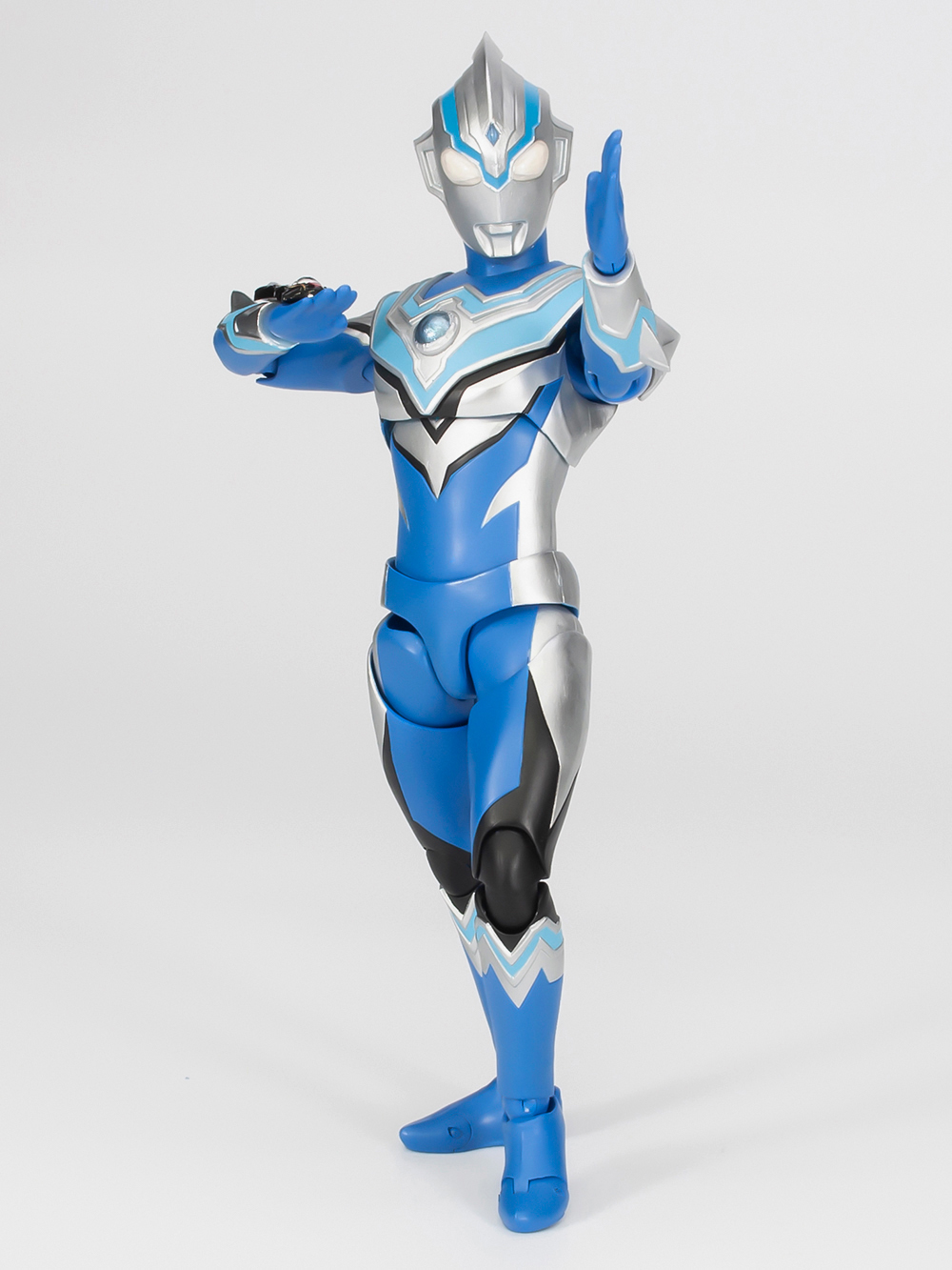 俺の名はフーマ 銀河の風と共に参上 S H Figuarts ウルトラマンフーマ 年9月11日 金 16時より受注開始 円谷ステーション ウルトラマン 円谷プロ公式サイト