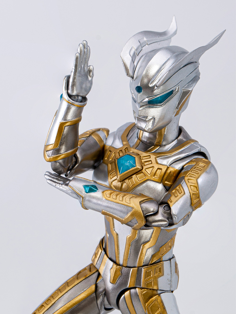 S.H.Figuarts ウルティメイトシャイニングウルトラマンゼロ」7月