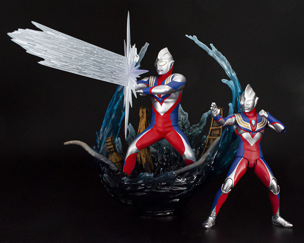 S.H. (真骨彫製法)ウルトラマンティガ マルチタイプ＆パワータイプ