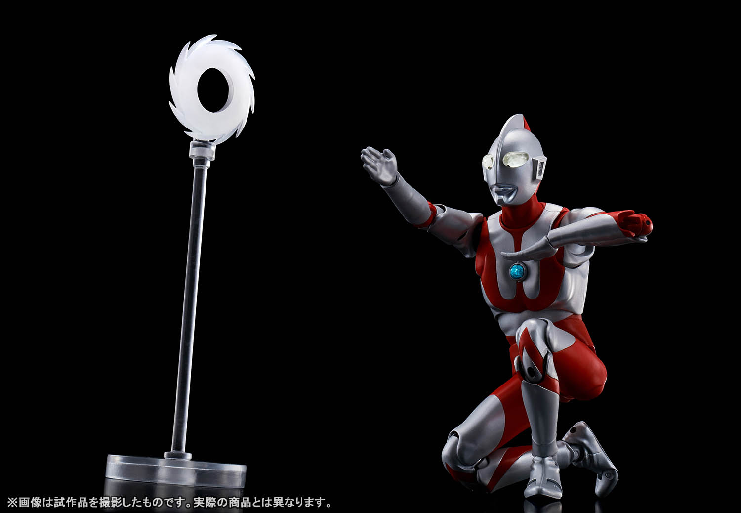 シリーズ100体目として「S.H.Figuarts（真骨彫製法）ウルトラマン