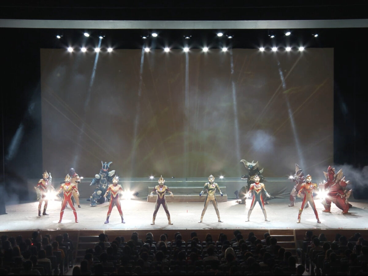 THE-LIVE-stage3_DVD_0126pake.