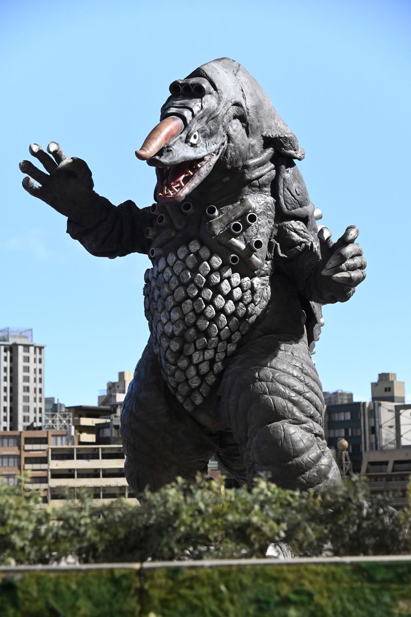 変身怪獣 ザラガス – キャラクター – ウルトラマン・円谷プロ公式