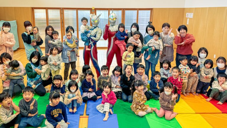 ウルトラマン基金 能登半島地震 被災地支援訪問 ウルトラマンゼロ、ウルトラセブン親子が 輪島市、珠洲市、七尾市の子どもたちと交流